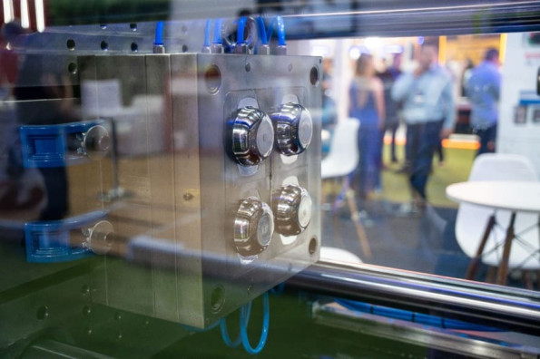 njetora de Pl?sticos da Eurostec em exibi??o na Mercopar 2025.