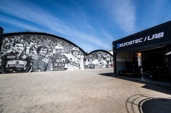 O Eurostec Lab, onde pe?as do carro do piloto ?tila Abreu s?o fabricadas.
